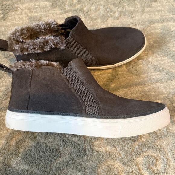 Toms Bryce 9 slip on suede mid sneaker faux fur trim 2902 - Picture 9 of 10